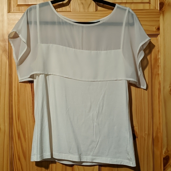 Fluttery sleeve top - Picture 1 of 3